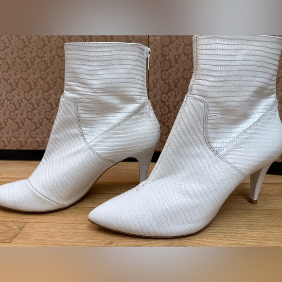 Free People “Willa” Heeled Vegan Leather White Textured Ankle Boots Size 8.5 - Picture 8 of 13